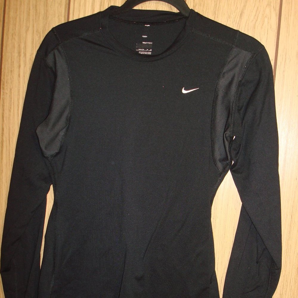 NIKE FITDRY WOMEN'S SIZE M BLACK